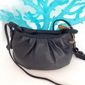 NWT PASSPORT TO INDIA BLACK GENUINE LEATHER CROSSBODY SHOULDER BAG